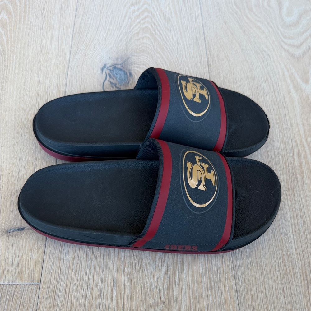 San Francisco 49ers Nike slides